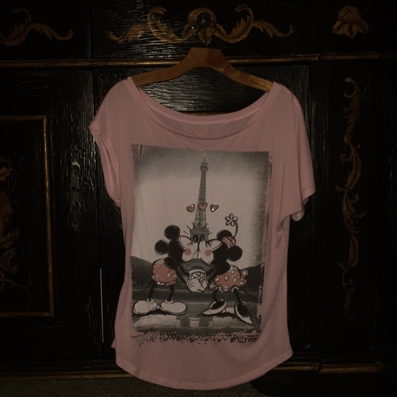 bundle of Disney tees for your next vacation - Picture 2 of 3